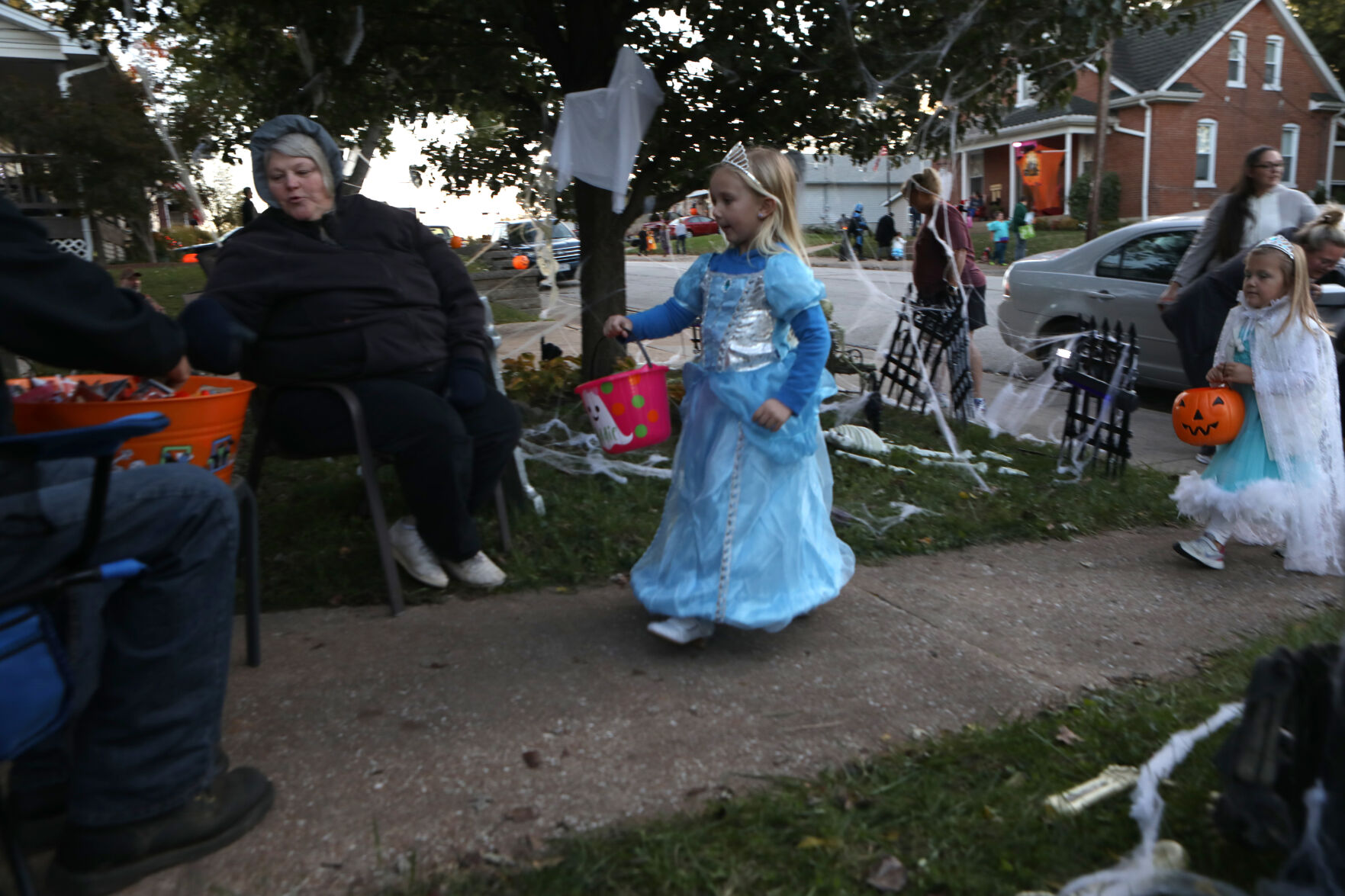 Adalyn Carrico and Karleigh Klekamp trick-or-treat